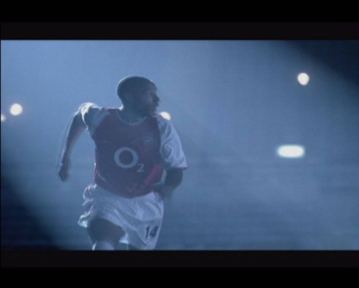 FIFA Soccer 2004 ISO - PS2 screenshot 2