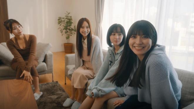 Roommates, Romance, and Ringing Hearts (All DLCs) screenshot 1